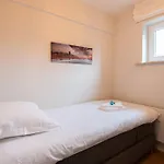 Modern With Large Terrace Close To The Sea Апартаменти Остенде