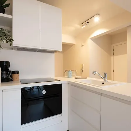 Apartamento Modern With Large Terrace Close To The Sea