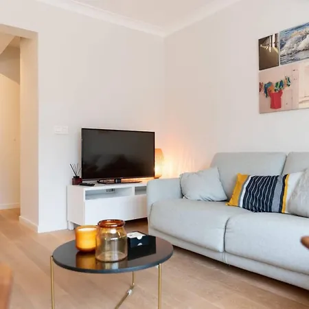 Apartament Modern With Large Terrace Close To The Sea