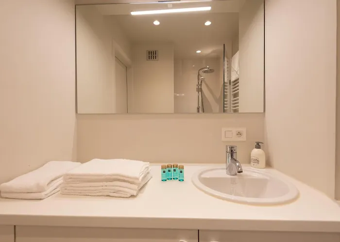 Modern With Large Terrace Close To The Sea Apartment *