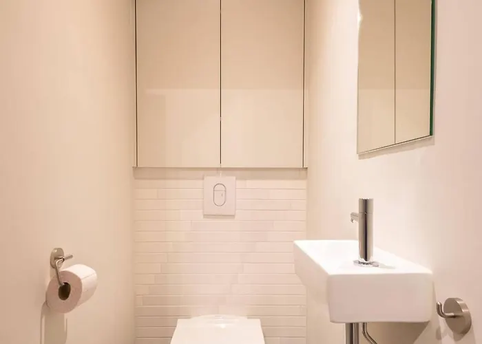 Apartment Modern With Large Terrace Close To The Sea