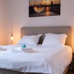 Modern With Large Terrace Close To The Sea Apartment *