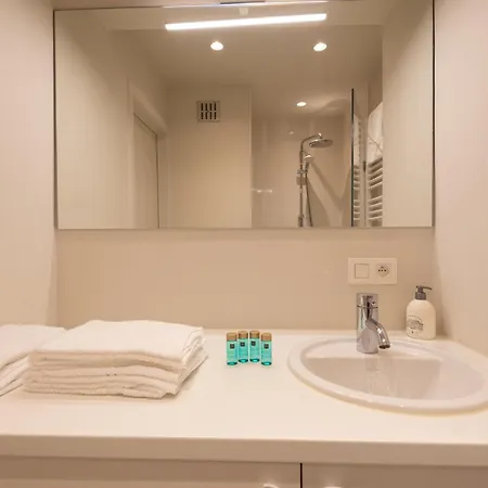 Modern With Large Terrace Close To The Sea Lejlighed *